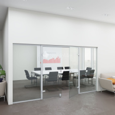 Стеклянная перегородка с распашной дверью StekloMet серия Simple Clear SM-023206.08 Стеклянная перегородка с распашной дверью StekloMet серия Simple Clear SM-023206.08